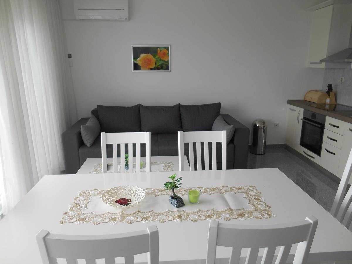 שמריקה Apartments Diana מראה חיצוני תמונה
