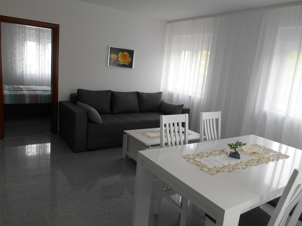 שמריקה Apartments Diana מראה חיצוני תמונה